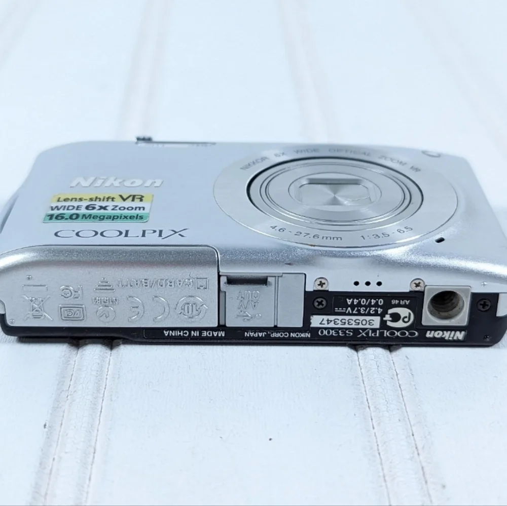 Nikon Coolpix S3300 16.0 Megapixels 6x Zoom Digital Camera With Battery